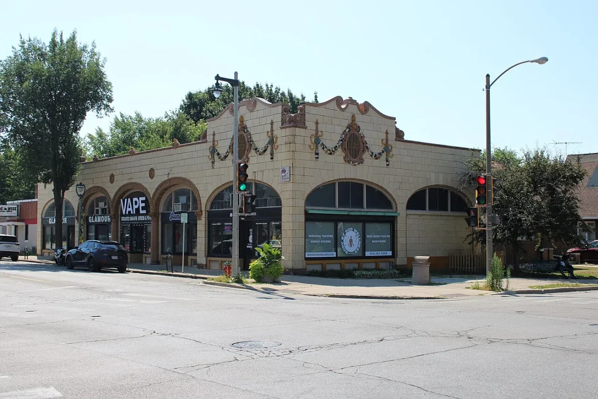 Street view of a vape store storefront in Milwaukee
