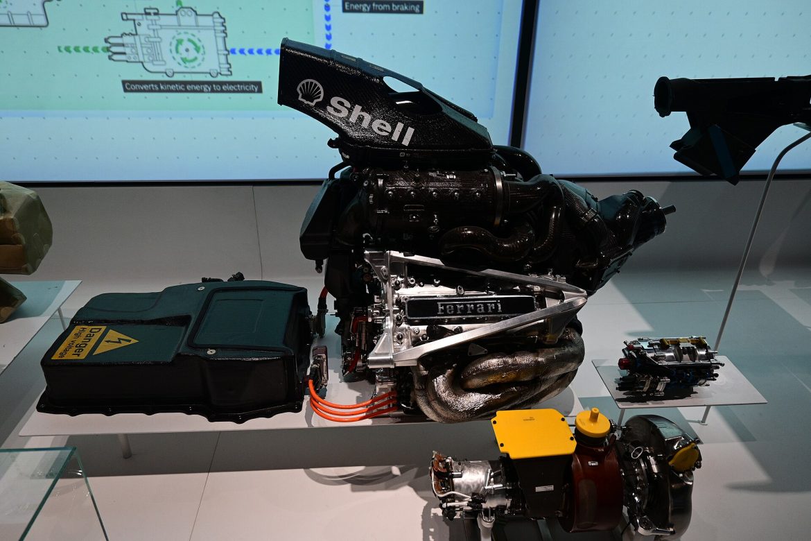 Antonelli F1 champion – a Mercedes Formula 1 car racing